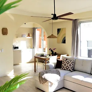 Downtown Spacious 2bdr 2 Vakantiehuis